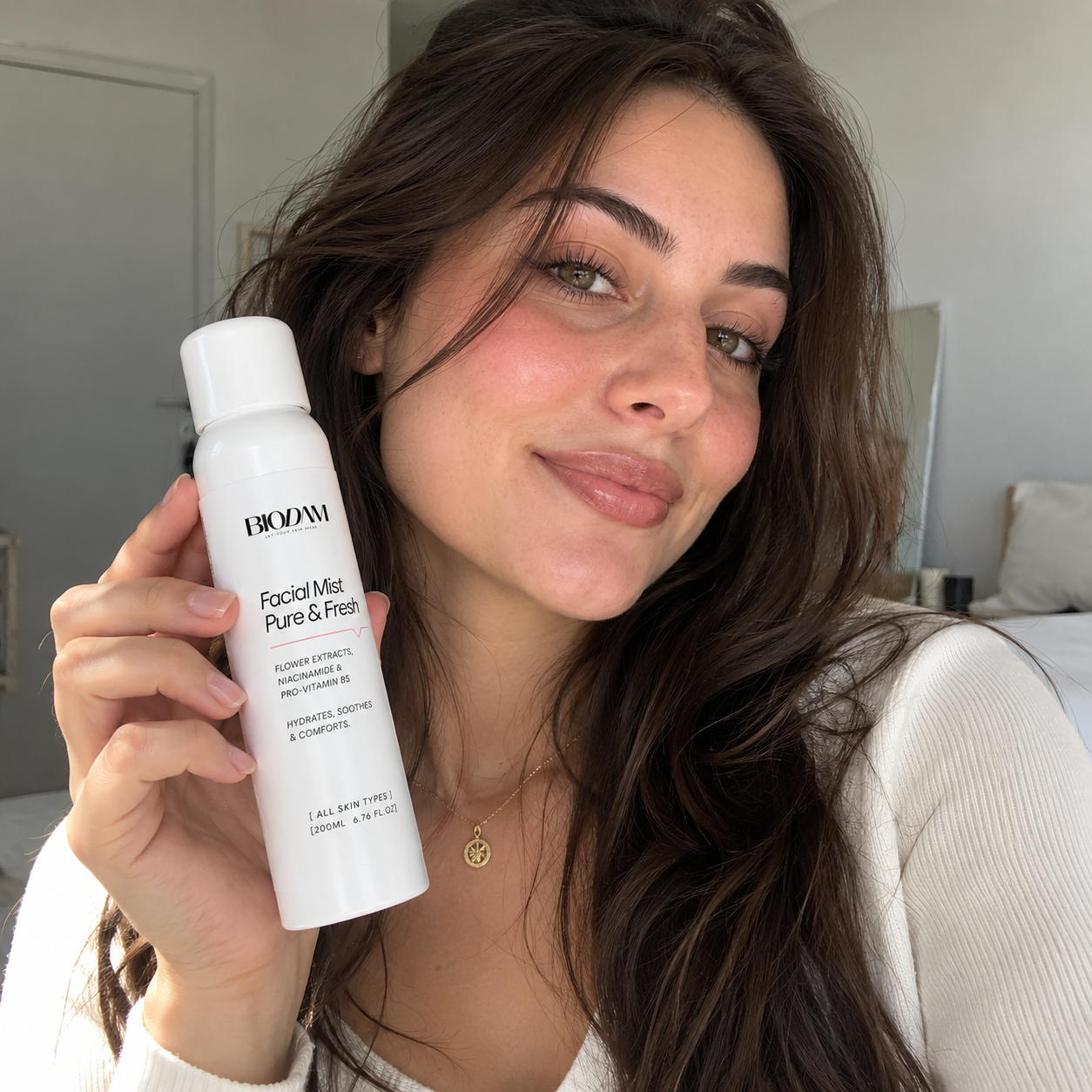 Such an easy way to refresh my skin throughout the day !